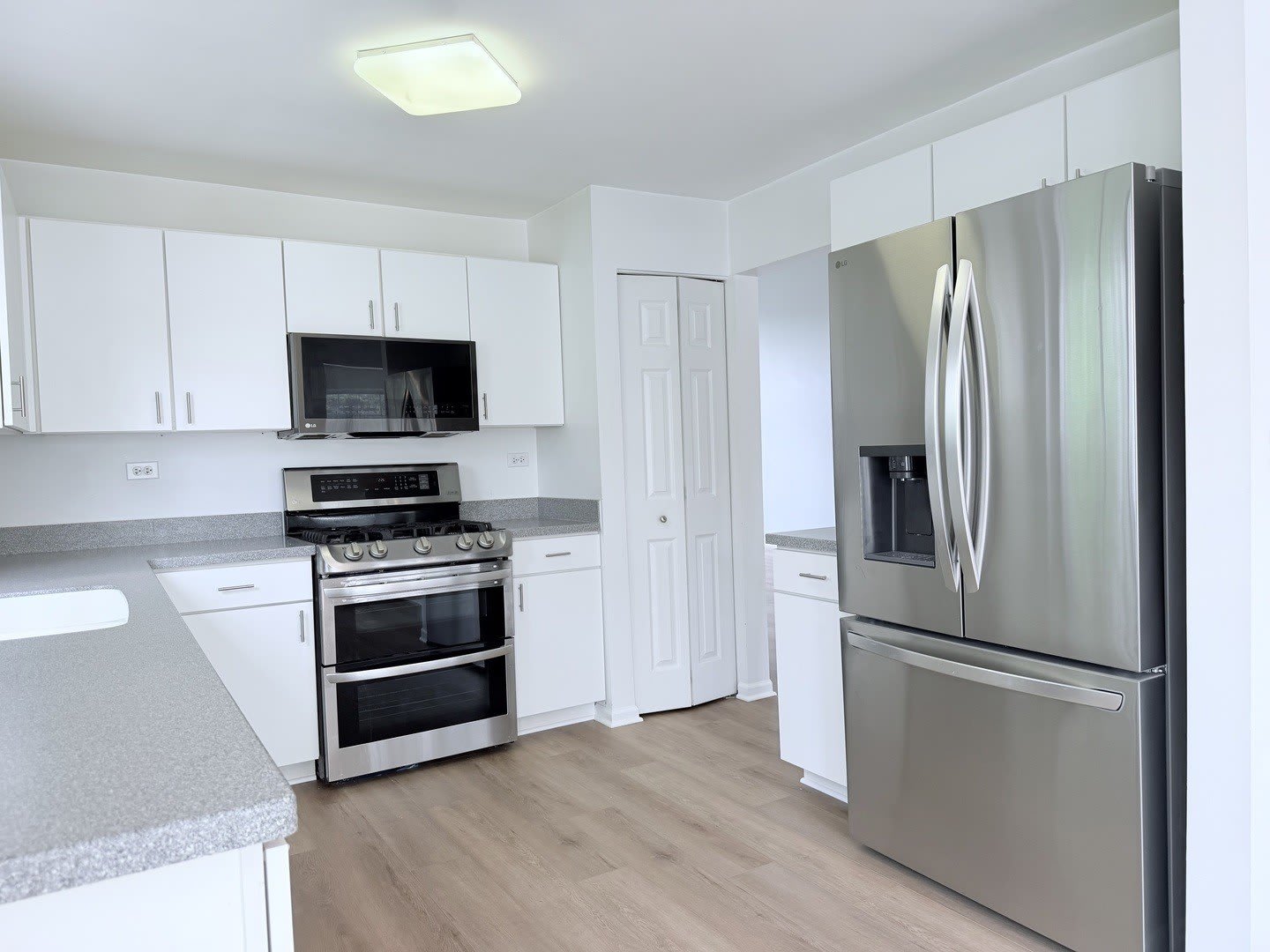 1146 Bristol Lane – photo 3