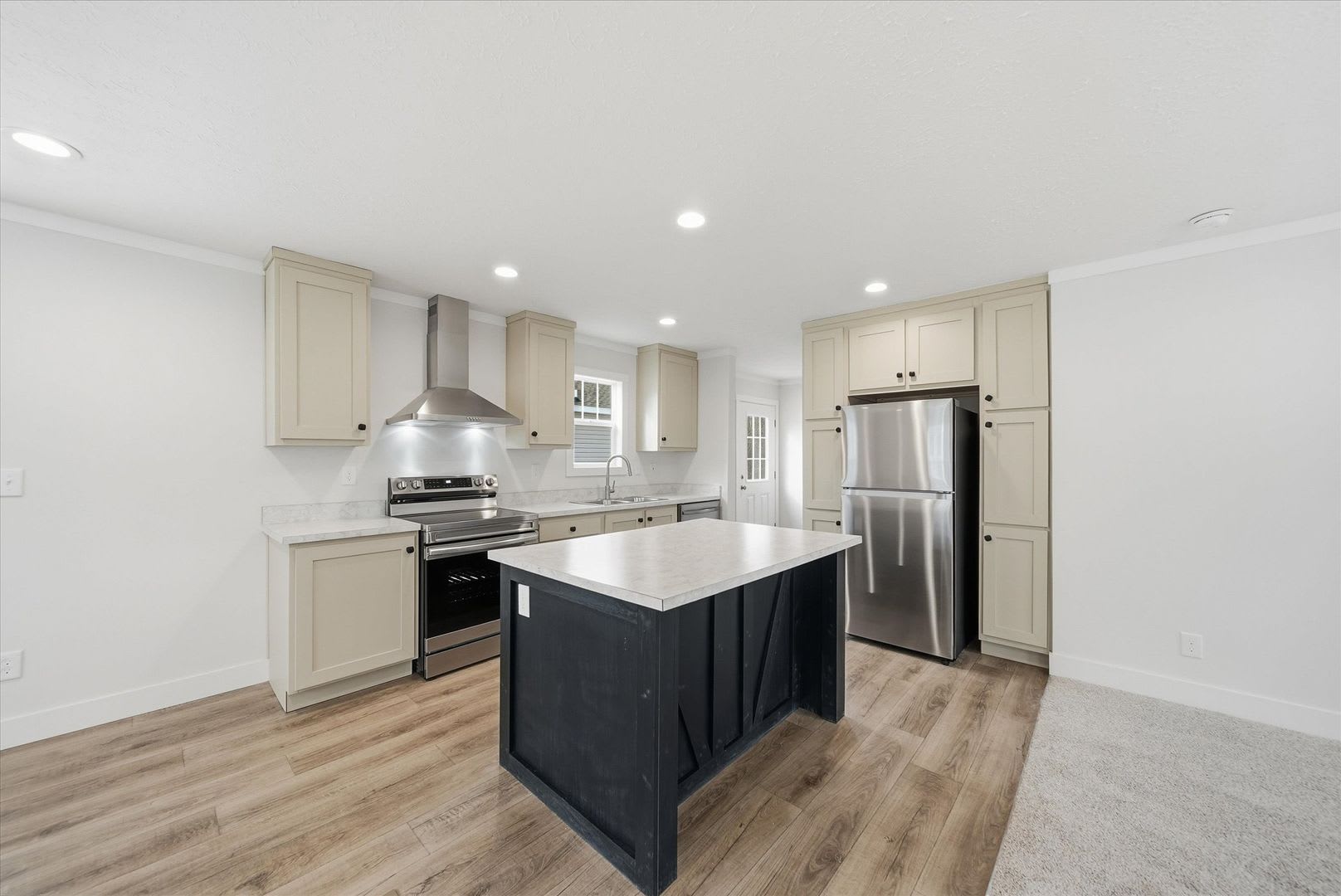 3 Bed / 2 Bath Home in Hickory FOR RENT Pet Friendly! Unit 2 – photo 5