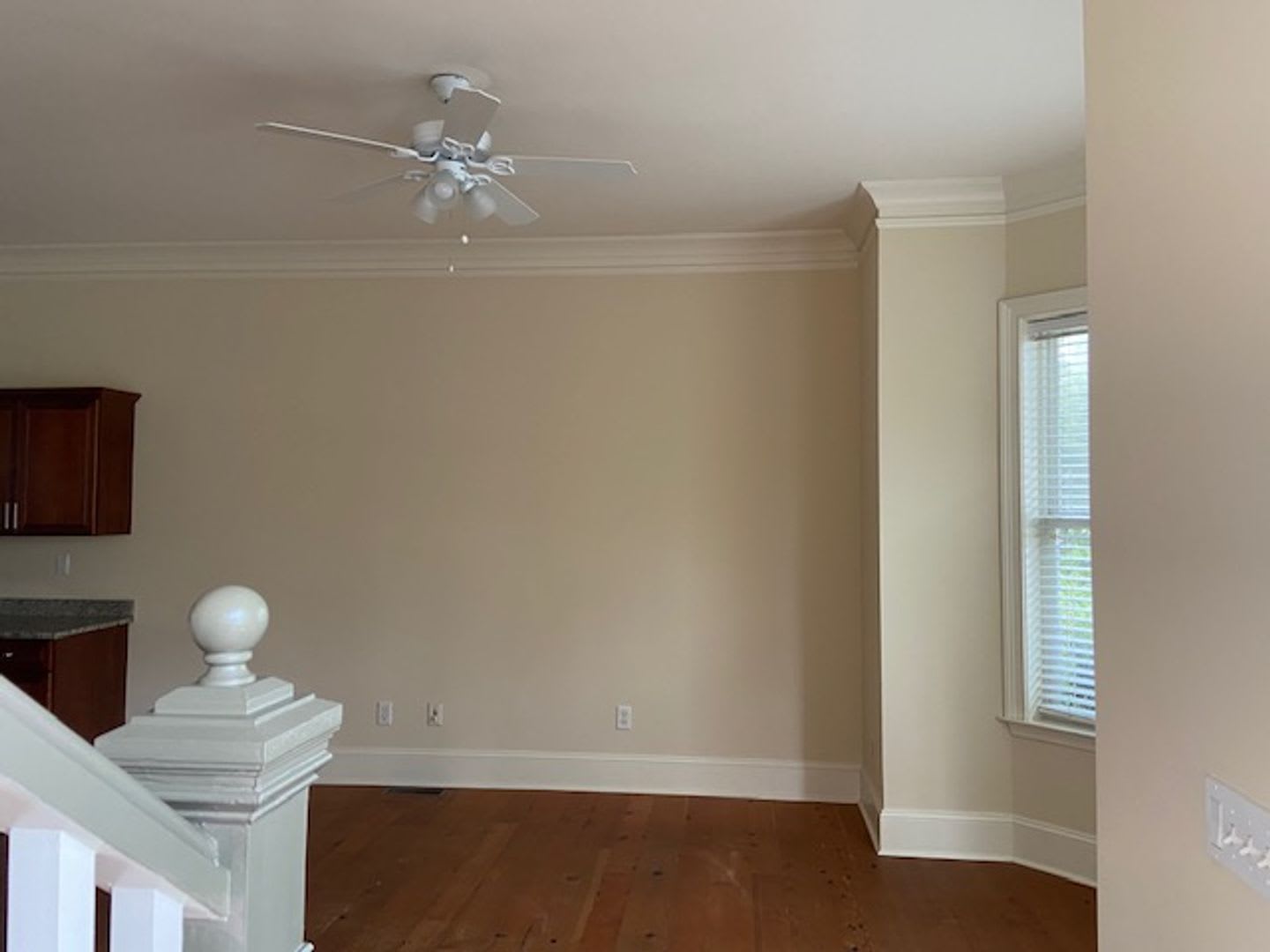 Luxury Townhome in the Heart of Downtown with Private Parking – photo 2