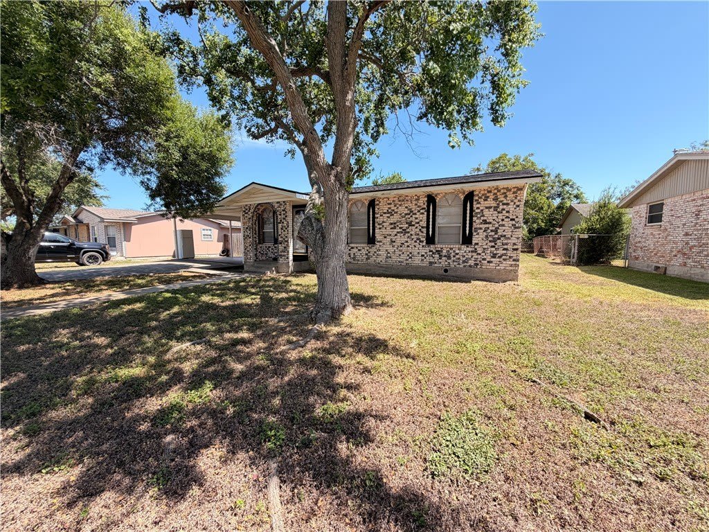 1018 Northcliff Drive – photo 3