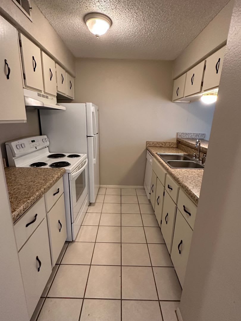 1BD/1BA Condo located on the Germantown/Memphis Line! – photo 4