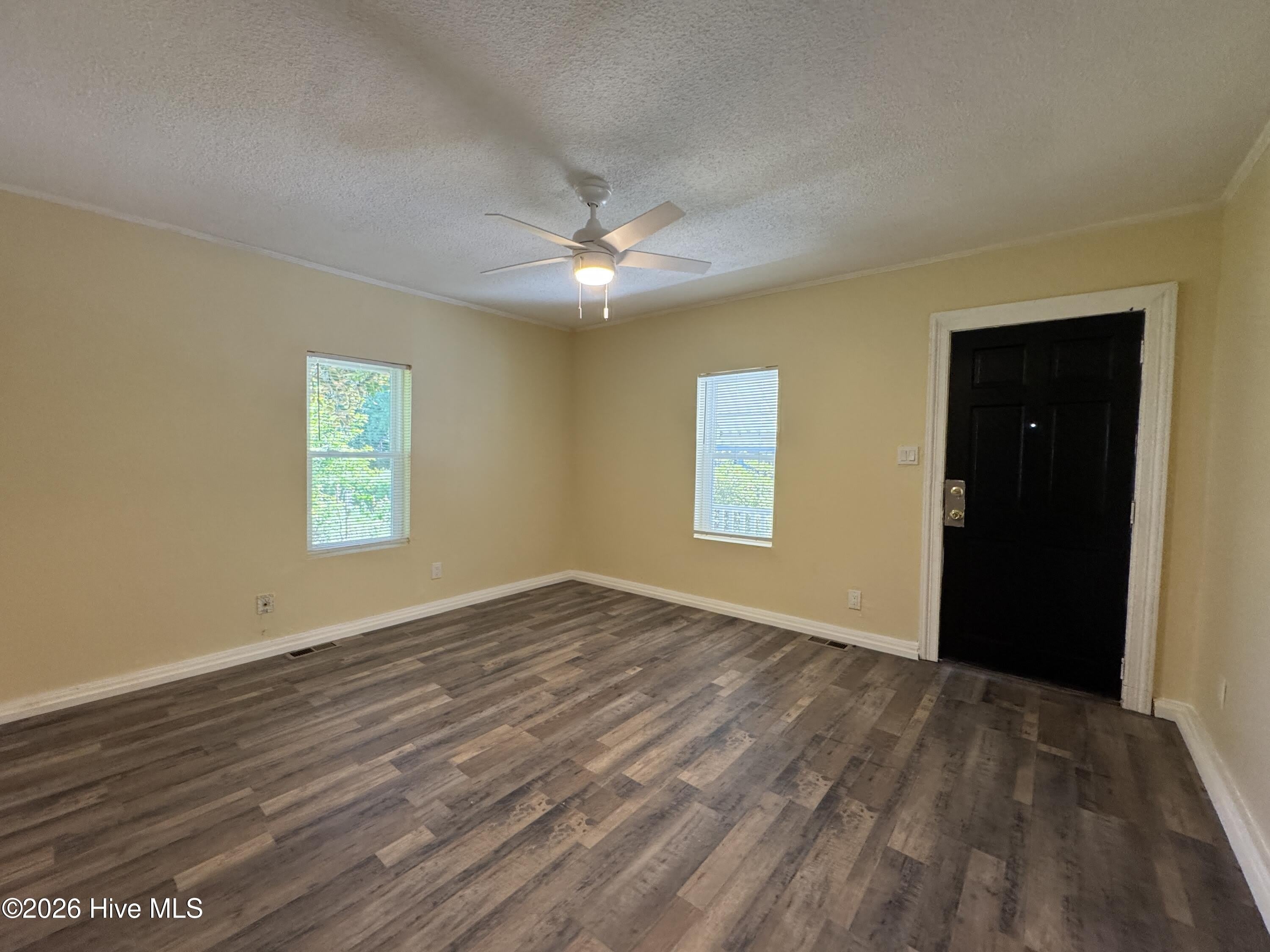 553 Manly Avenue – photo 5