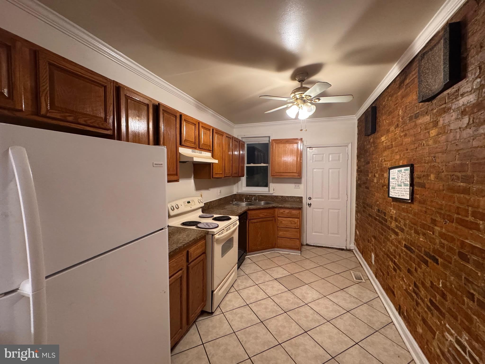 1009 W FAYETTE Street – photo 5