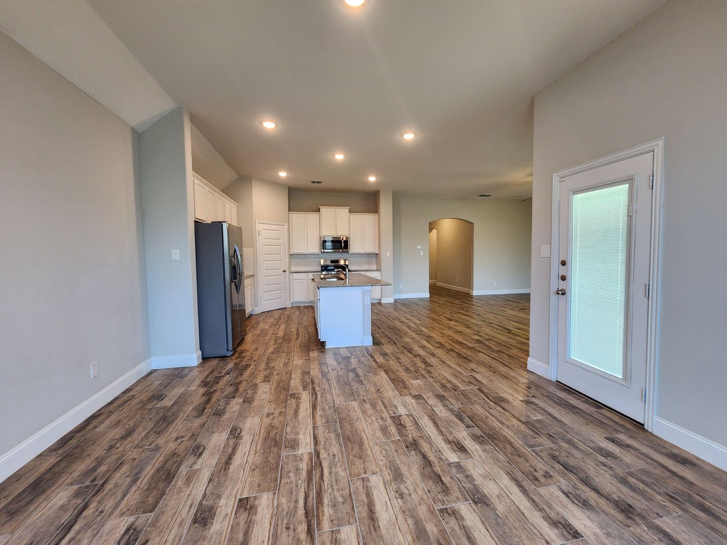 4/3/2 with office Near Gruene / Fridge Included / Loaded with Amenities / Large Backyard / CISD – photo 4