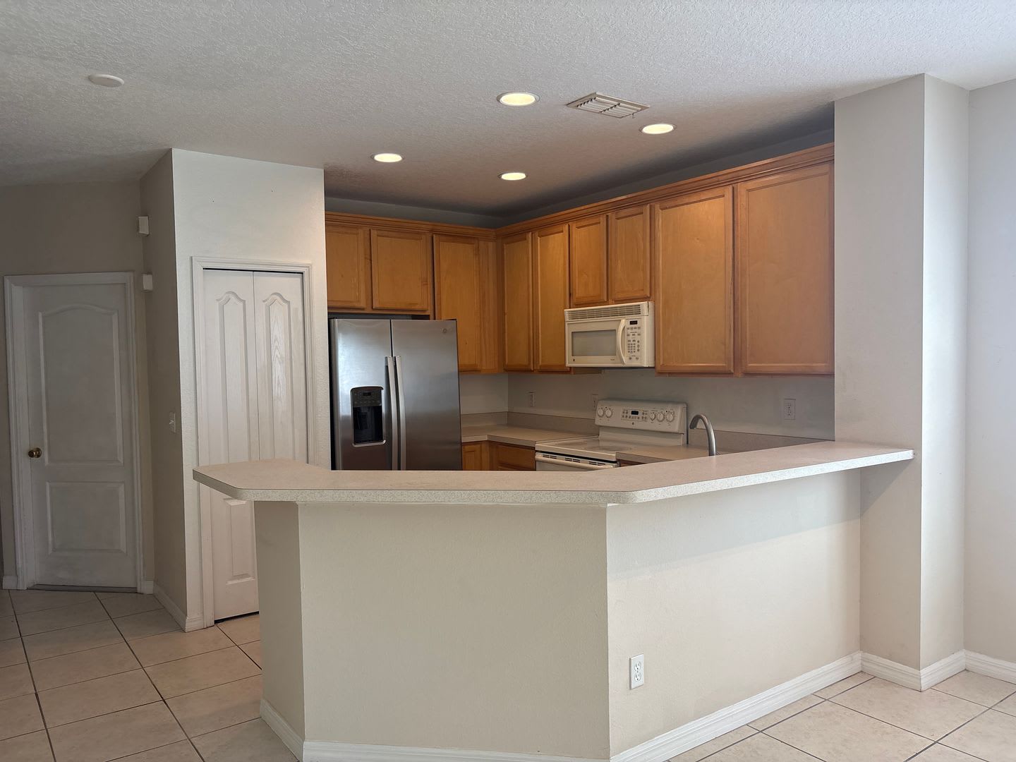 3 bed 2.5 bath Townhome – photo 4