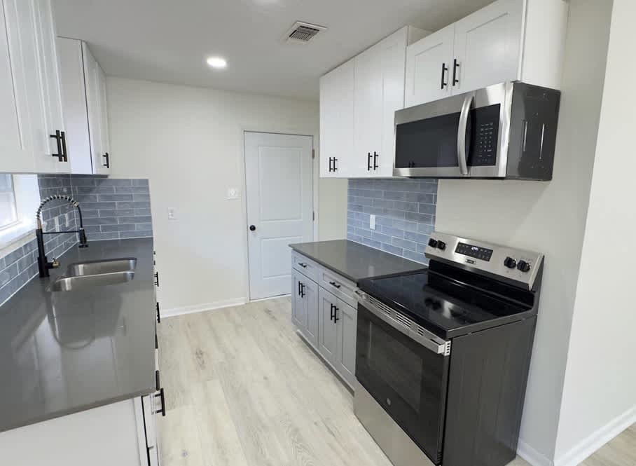 829 Canfield Street – photo 5
