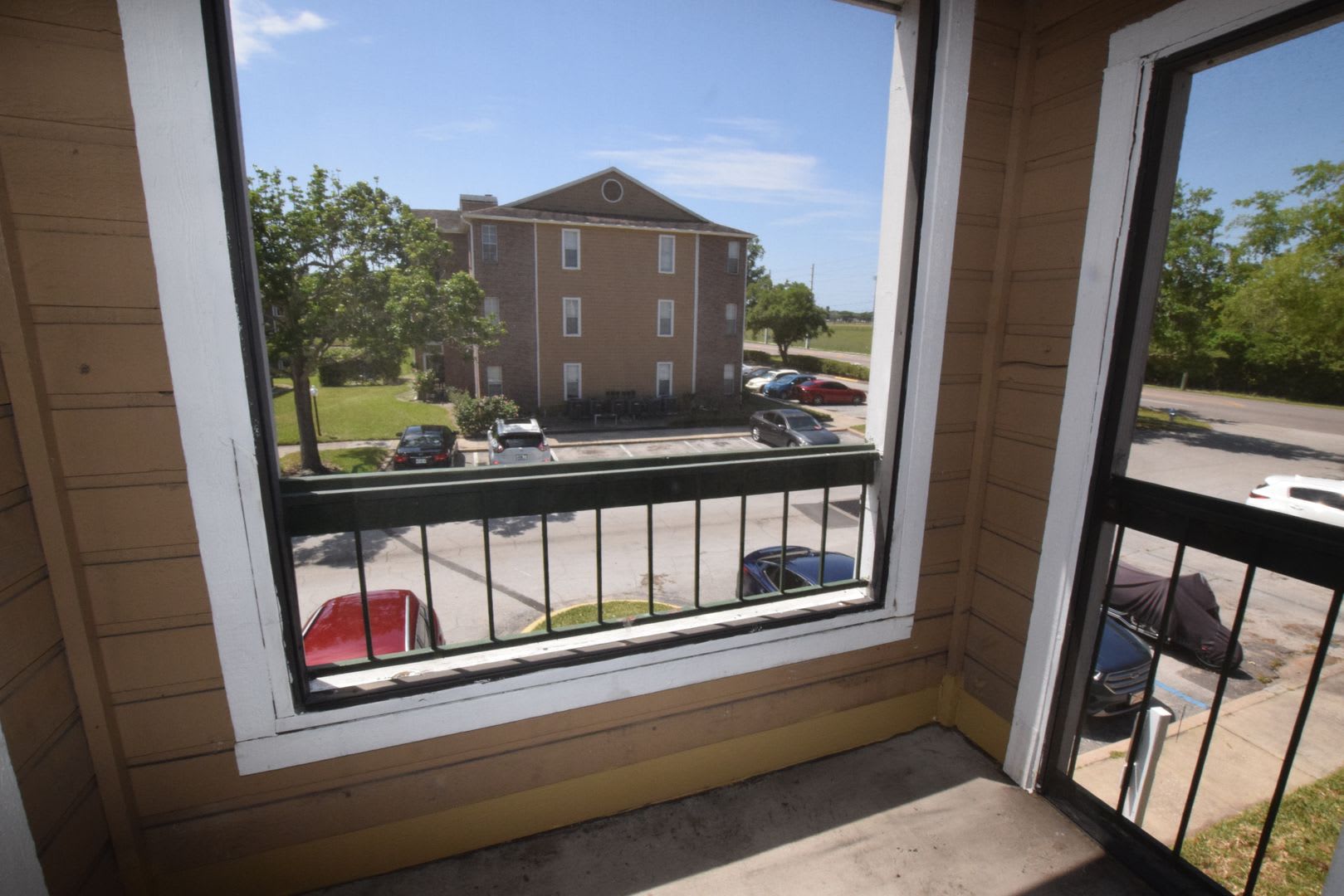 2 Bedroom, 1 Bath Condo for Rent at 5533 Chrishire Way #F201 Orlando, FL 32822 – photo 3