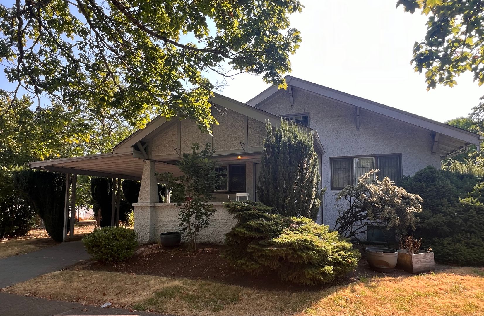 Vintage 3BD Home w/ Single Car Garage! – photo 1