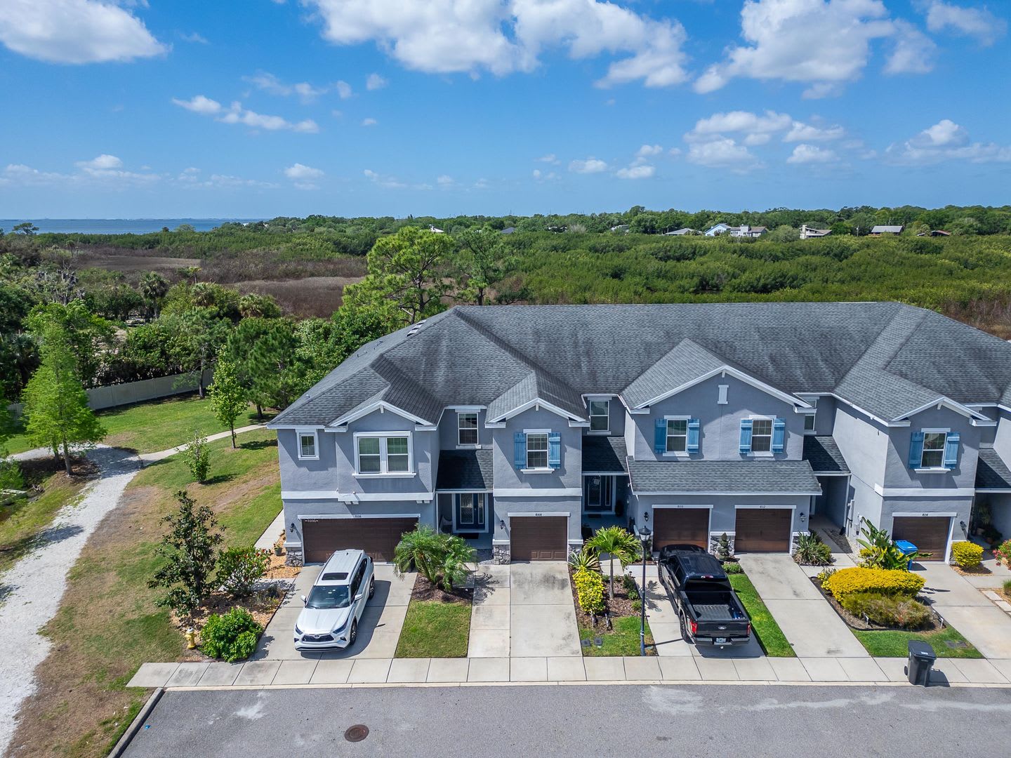 Comfort, Convenience & Gated Community Living in the Heart of Tampa! – photo 2