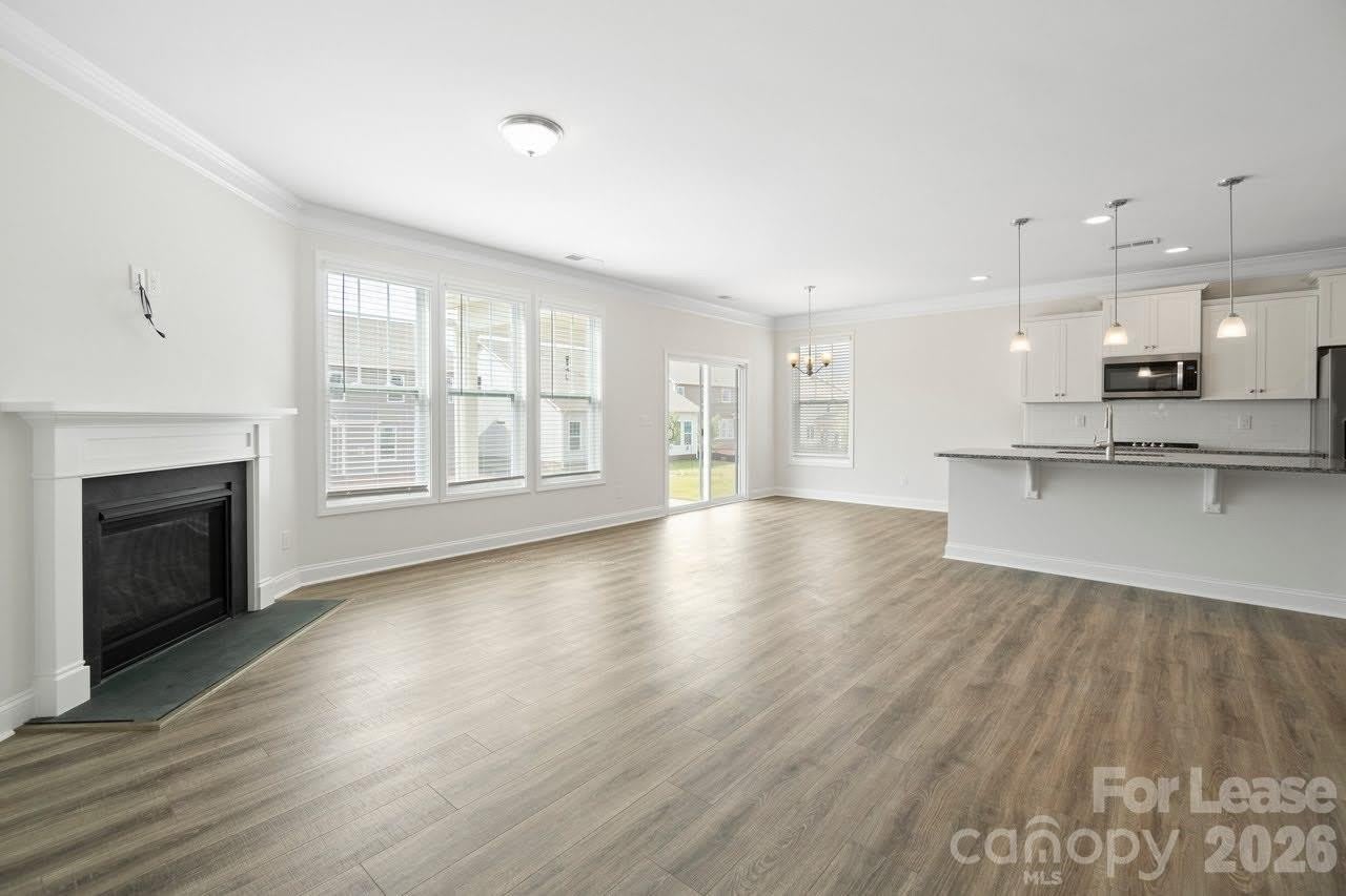 1024 Arbury Way – photo 5
