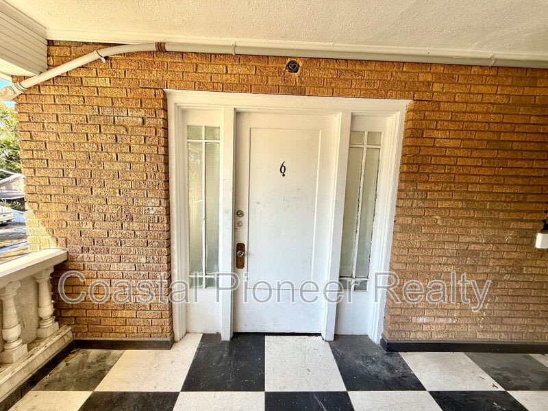 4015 N Seminole Ave – photo 2