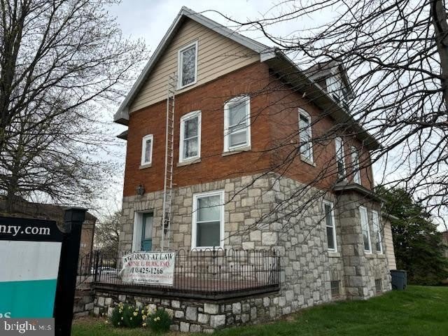127 W CHESTER Pike – photo 1