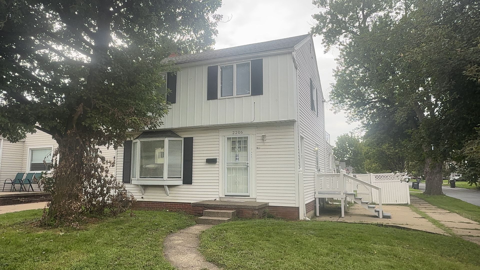 Spacious 3-Bedroom, 1.5-Bathroom Home near Highland Park – photo 1