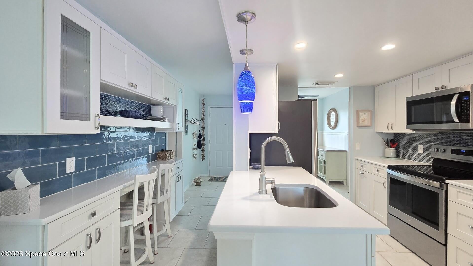 608 Beach Park Lane – photo 3