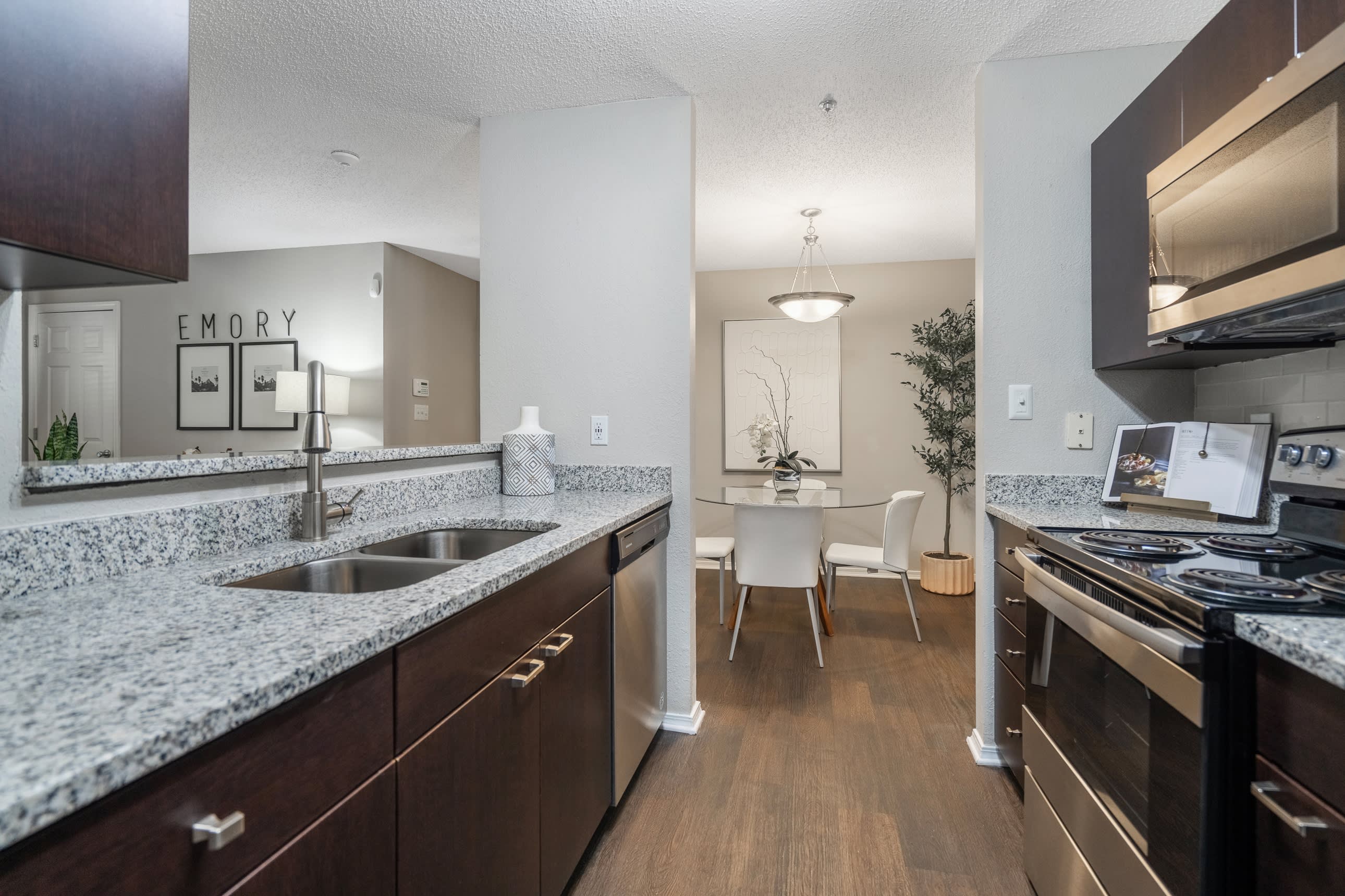 Clairmont Reserve Apartment Homes – photo 3