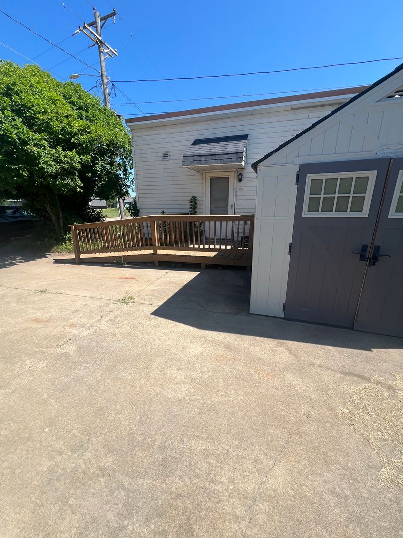 305 E Maple St – photo 3
