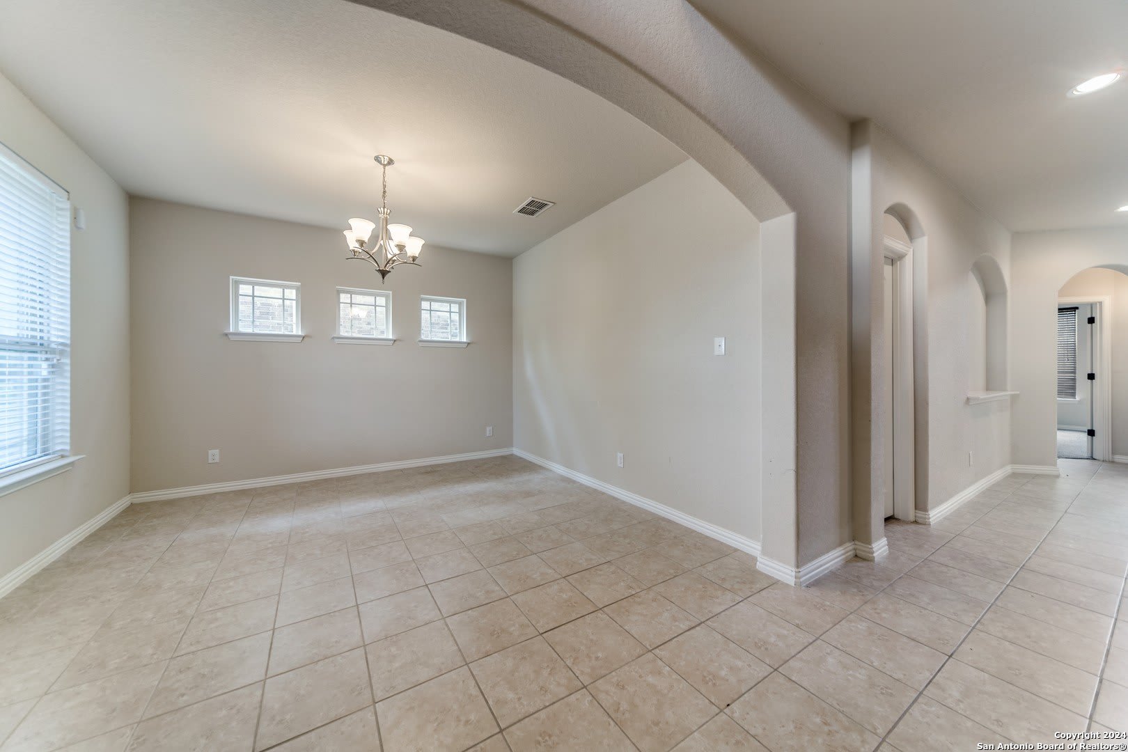 111 DOVETAIL ST – photo 2