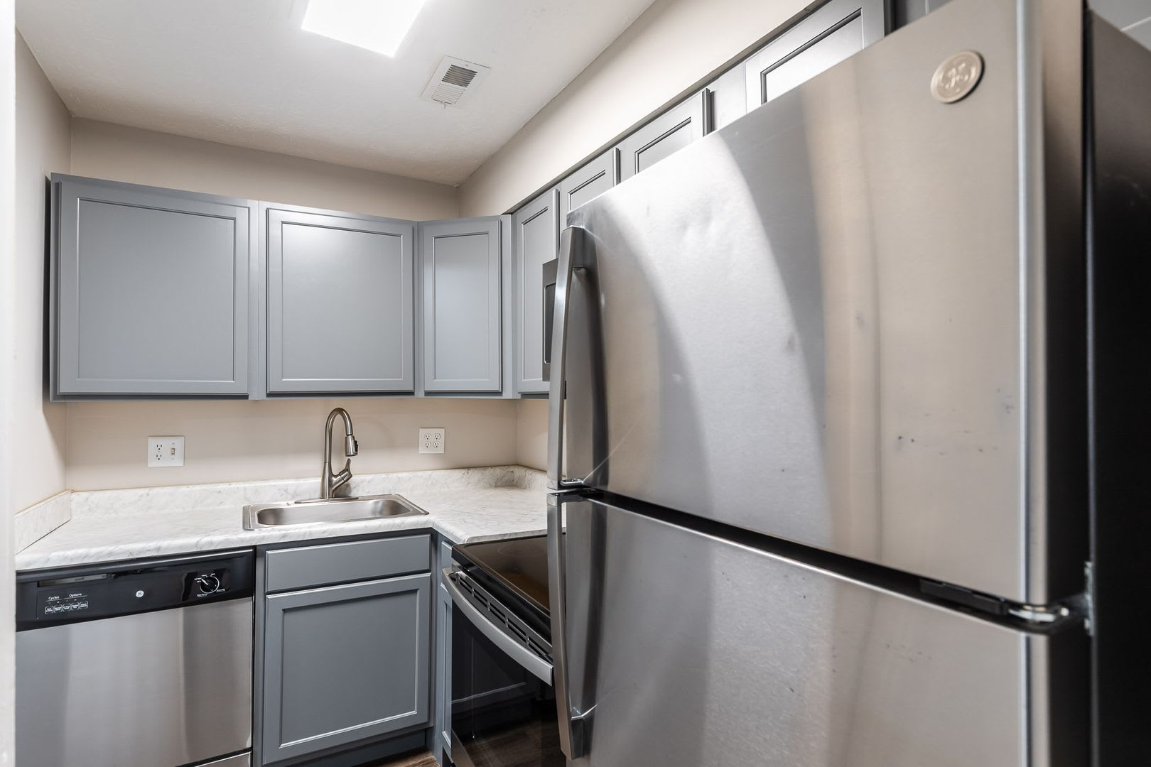 605 Hanna Ave Apartments – photo 5