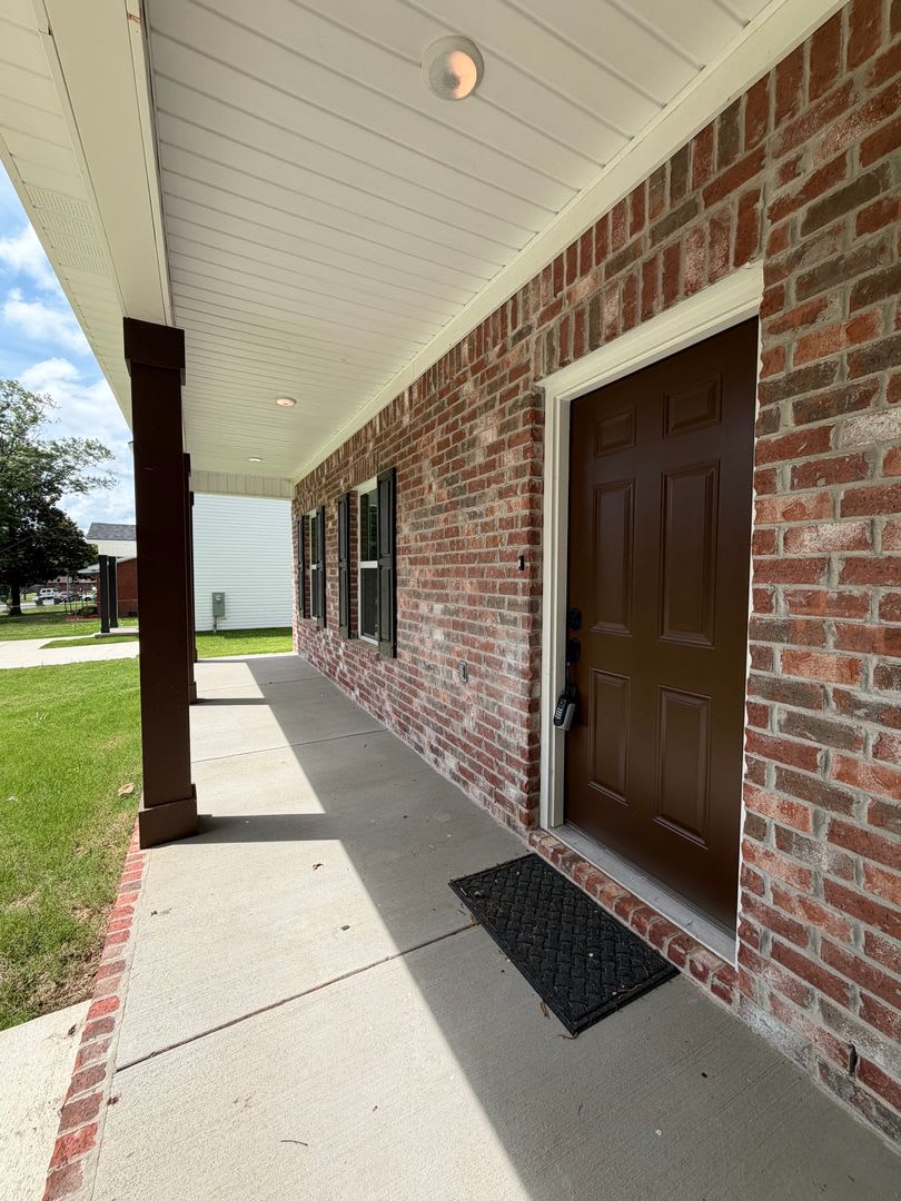 3 Bedroom 2.5 Bath 1,732 sq ft – photo 5