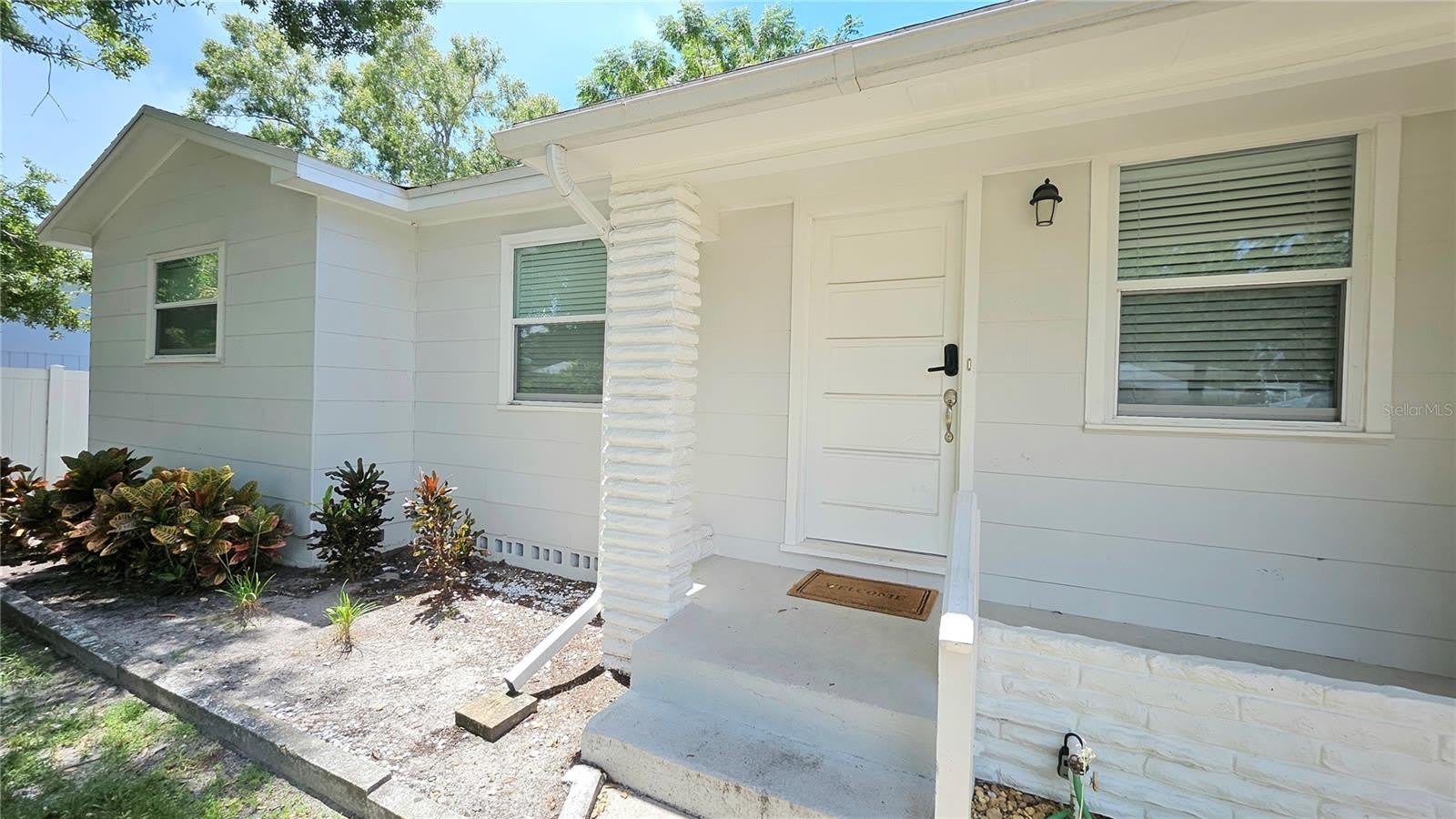 618 S CREST AVE – photo 3