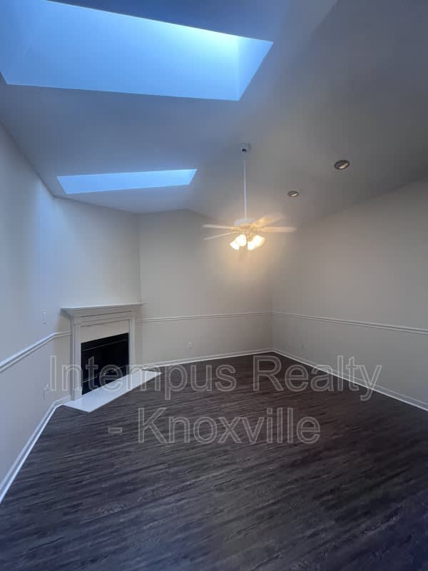 813 Villaview Way – photo 4