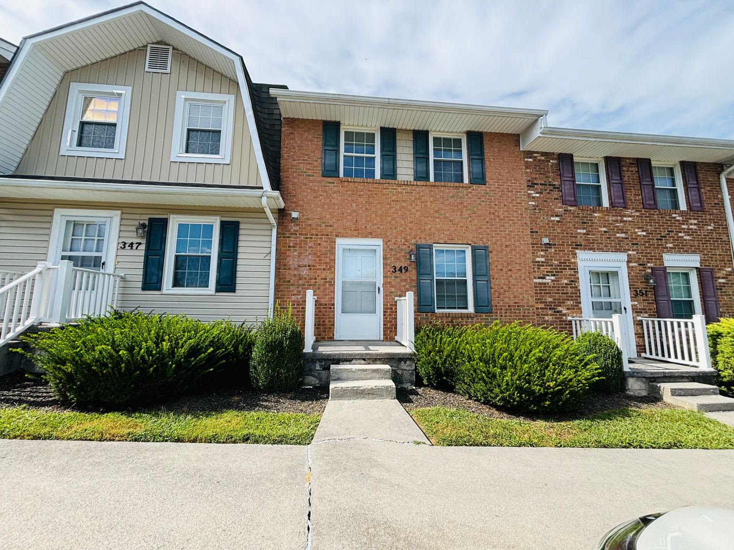 2 Bedroom, 1.5 Bath Townhouse – photo 2