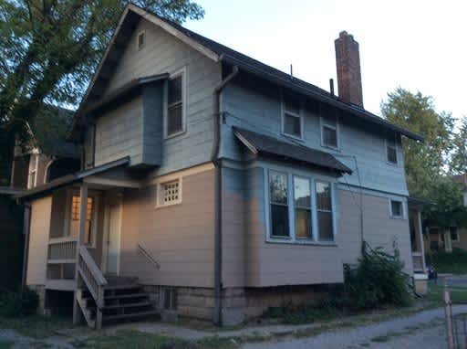 3 bedroom 1 bath single family home in northwest campus. – photo 2