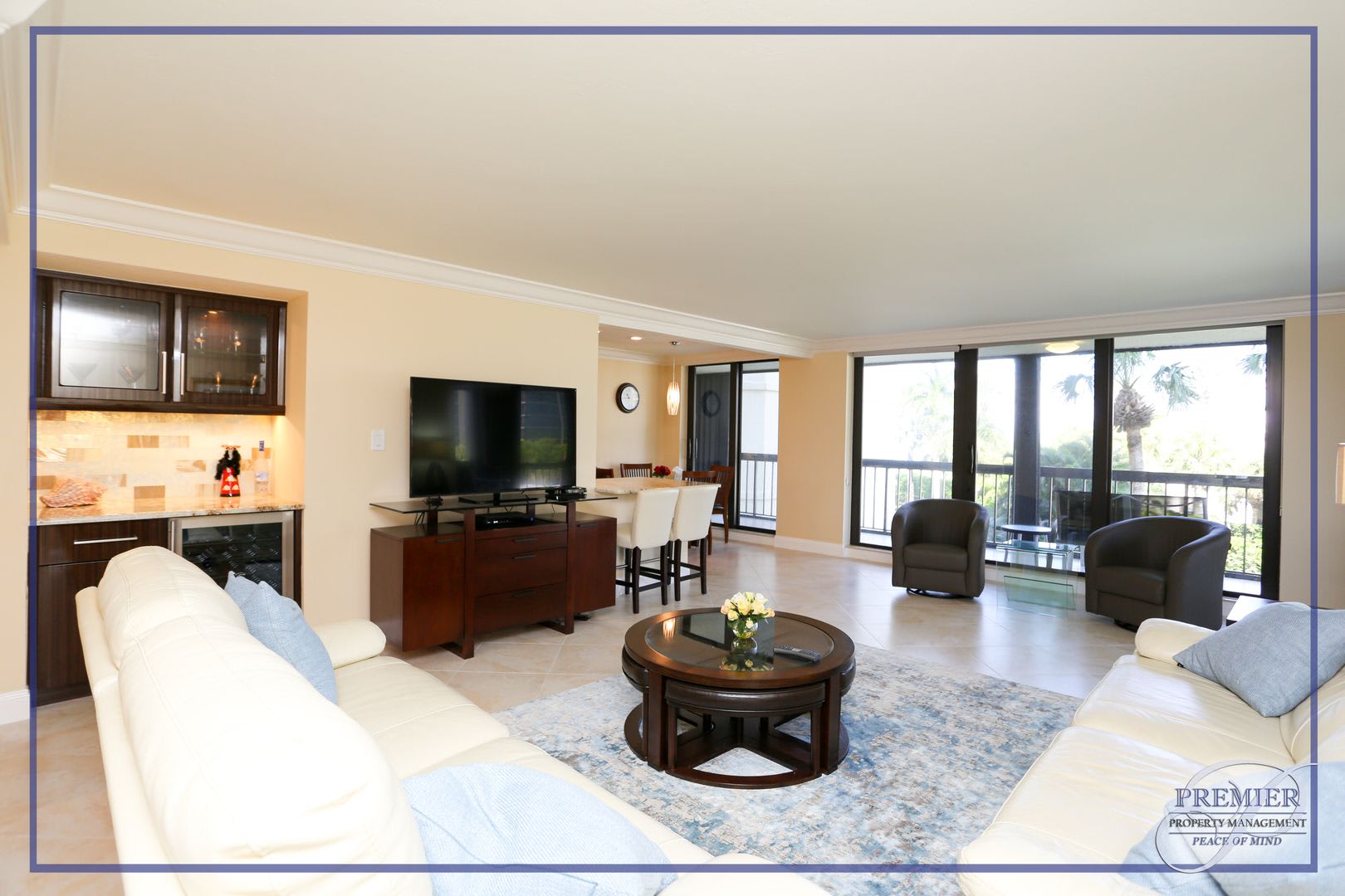 Park Shore Beauty Walk To Venetian Village Esplanade Nice Amenities 2 Bedroom Condo On The Beach – photo 2
