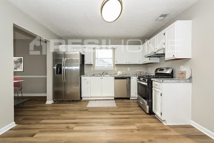 5949 Creekside Drive – photo 2
