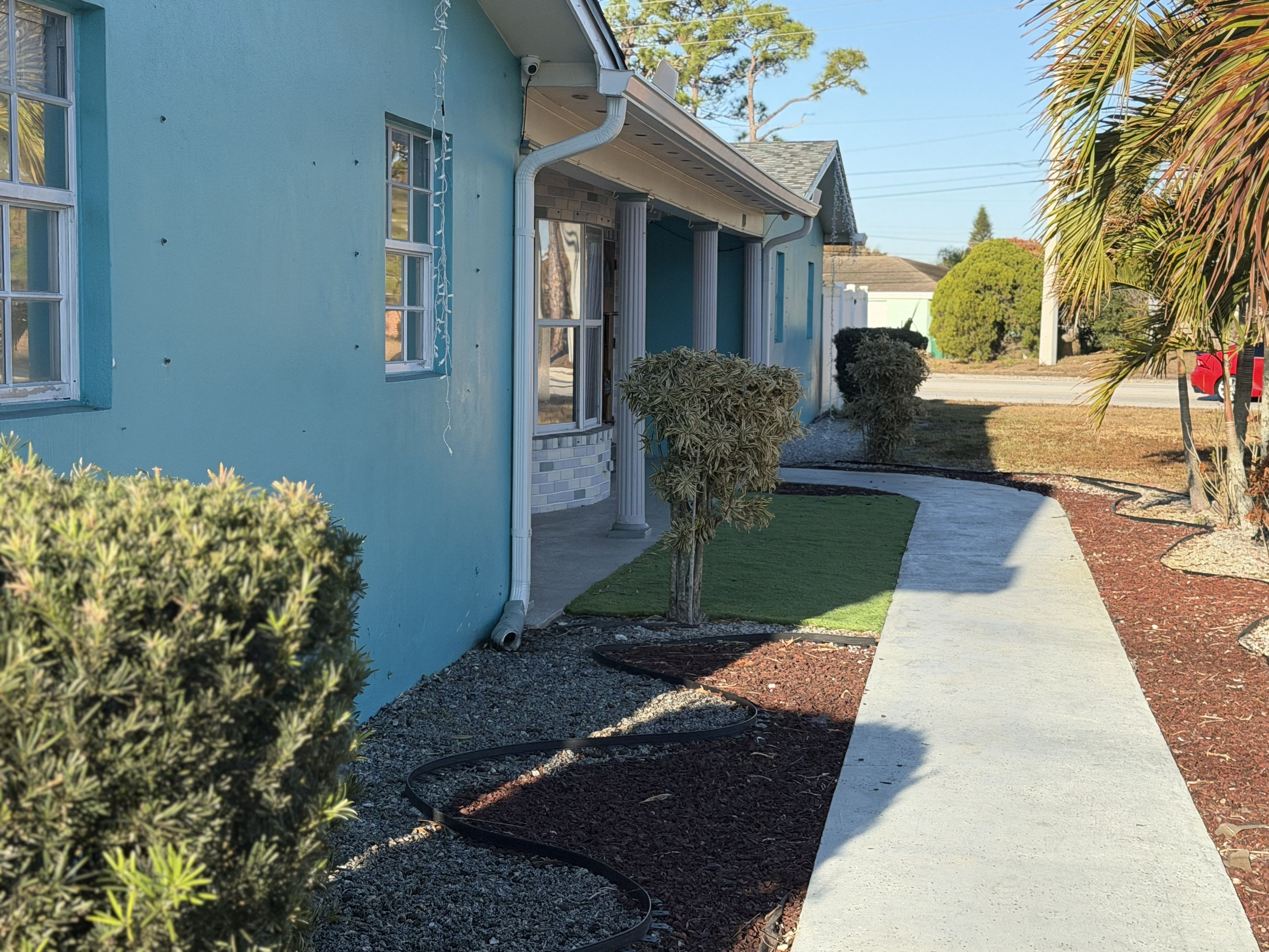 102 Southeast Caprona Avenue – photo 2