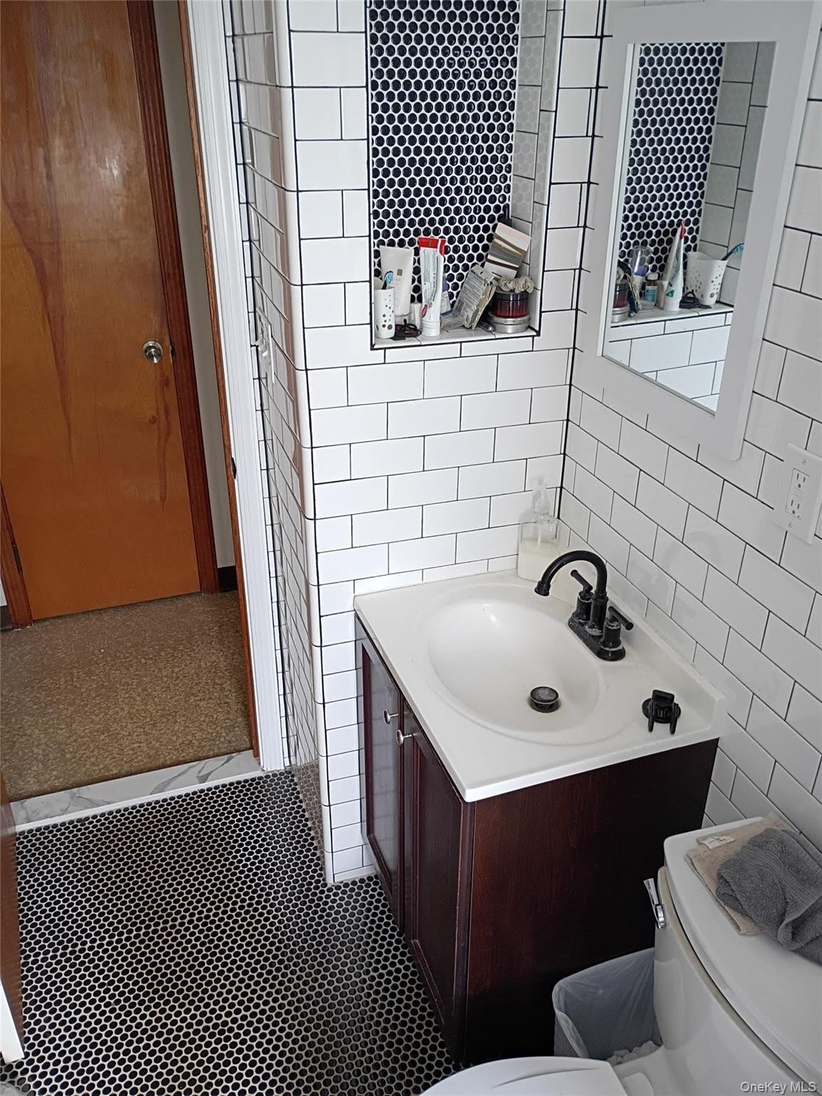 93 E Railroad Avenue – photo 3