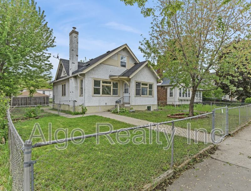 2915 North Logan Avenue – photo 2