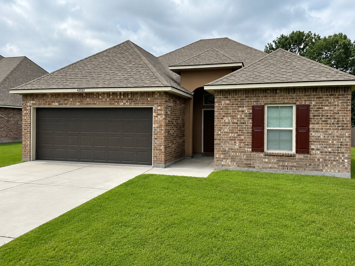 Modern Charm: Inviting 3-Bedroom, 2-Bath Home in Keystone Subdivision, Prairieville, LA – photo 1