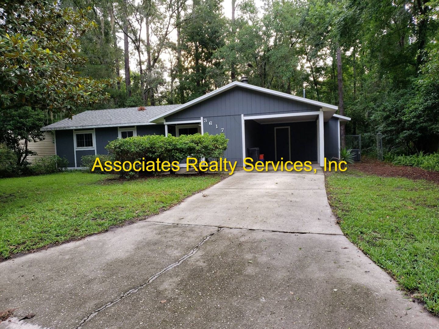 Cute 3 Bedroom In Palmetto Woods – photo 1