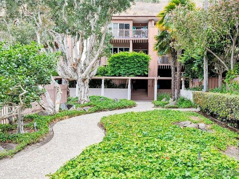 2622 Torrey Pines Rd – photo 1