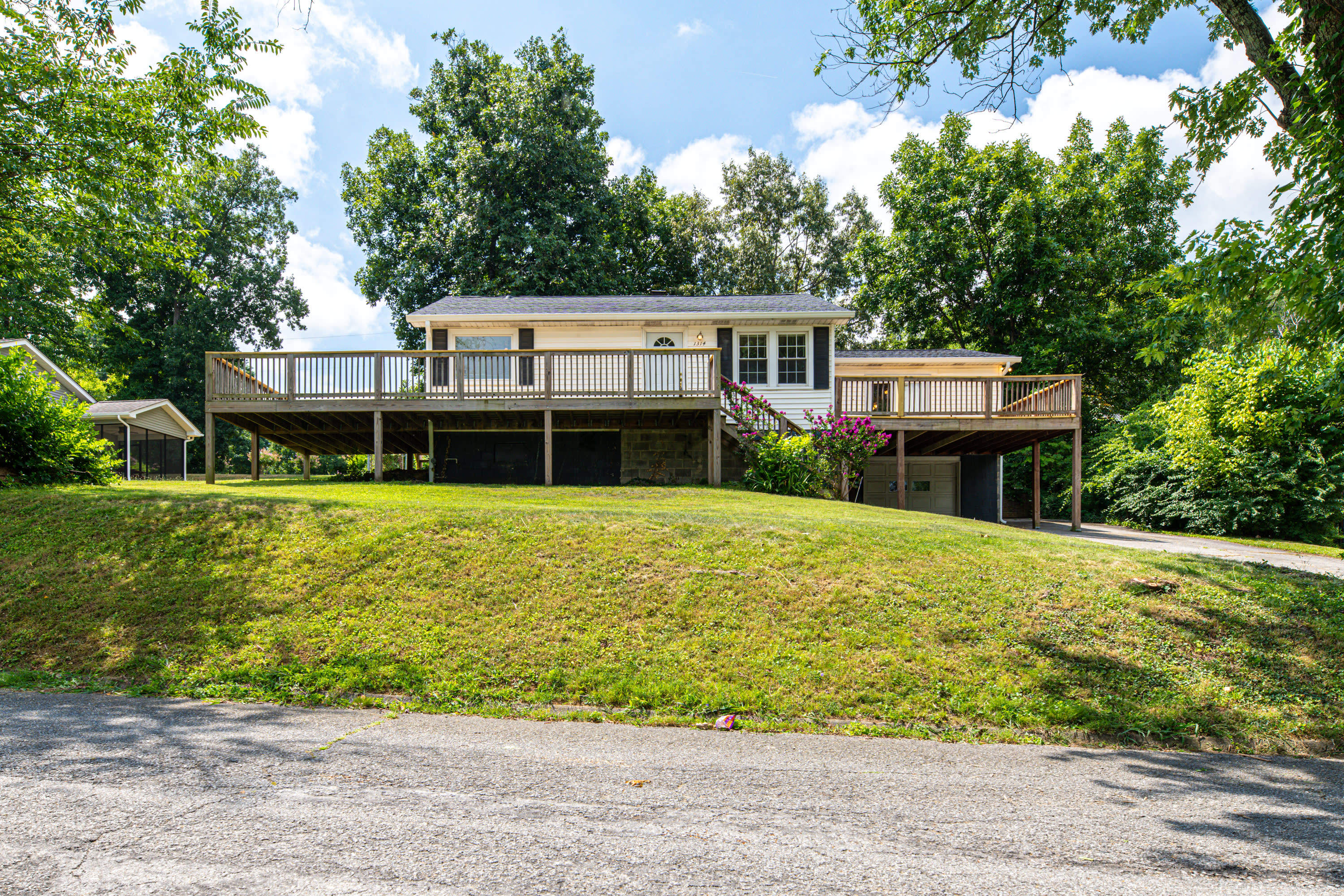 1314 Goldleaf Street – photo 1