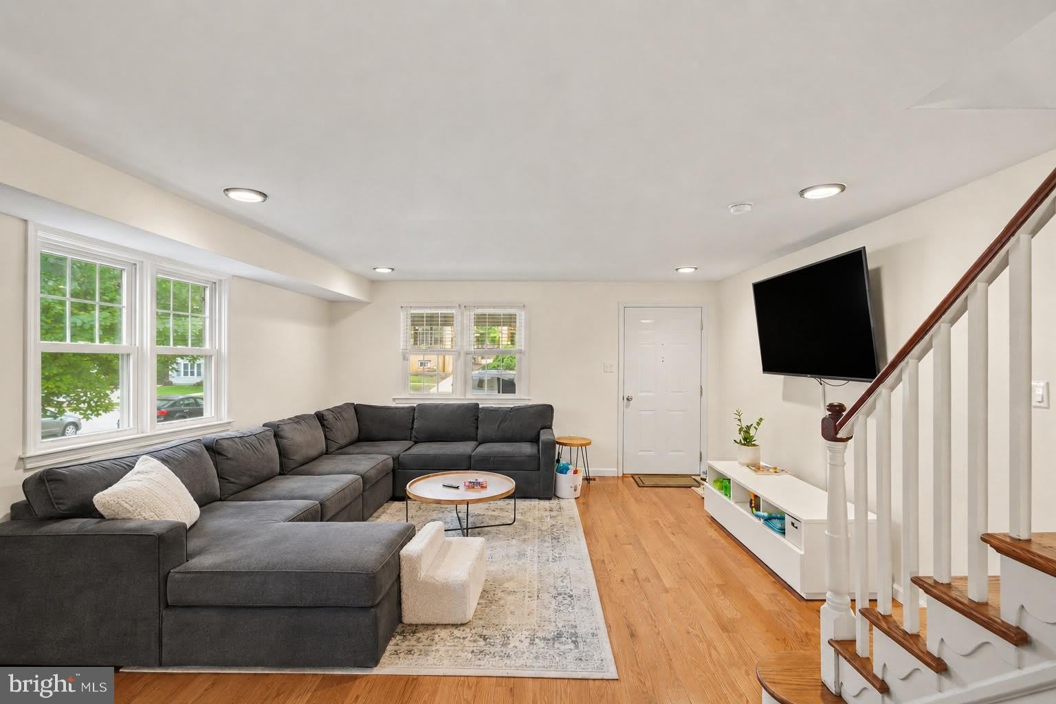205 E 10TH Avenue – photo 2