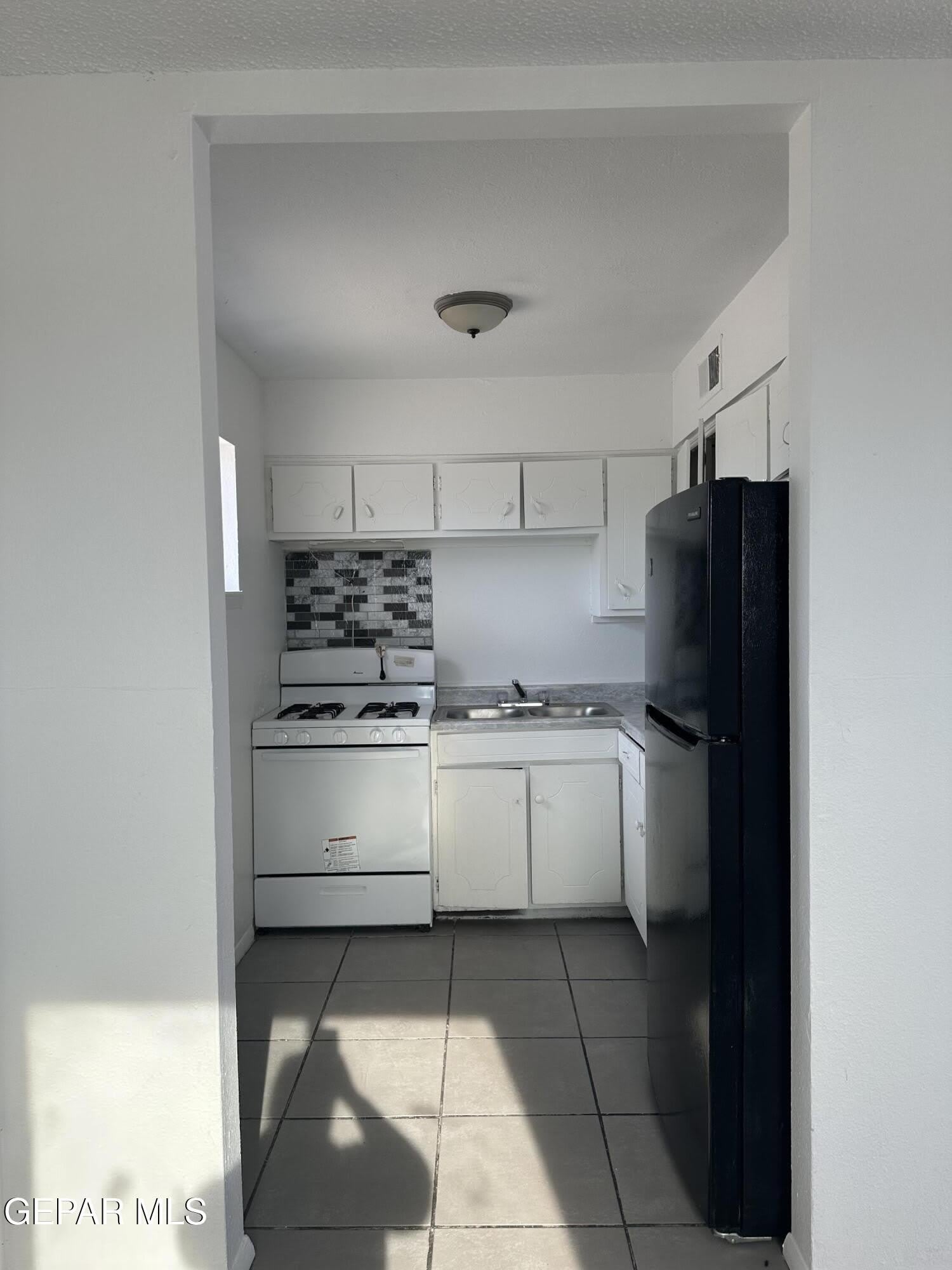 7828 WEST Drive – photo 3