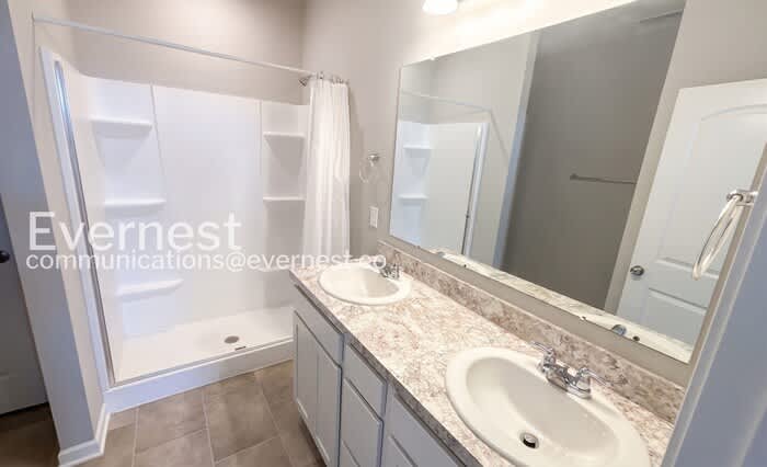 89 Hutchison Street – photo 5
