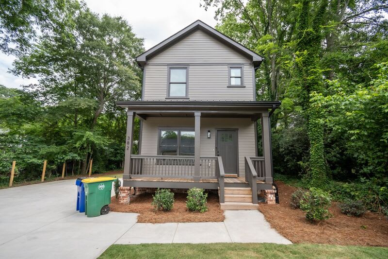 382 N Chase St – photo 1