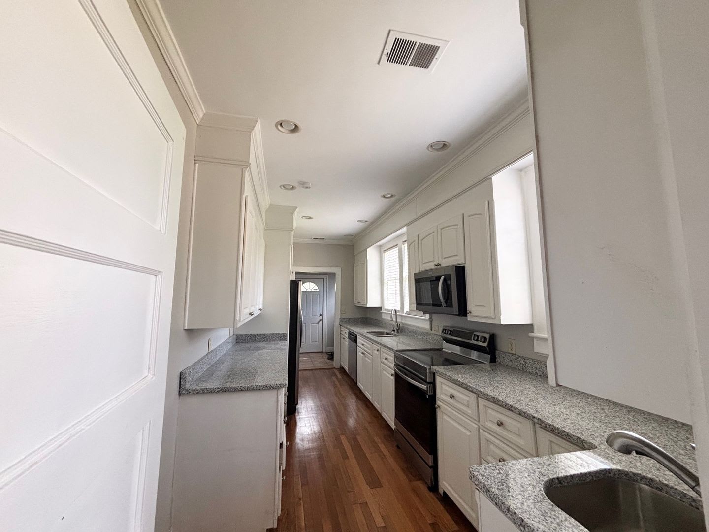 Bungalow in Rosewood – photo 5