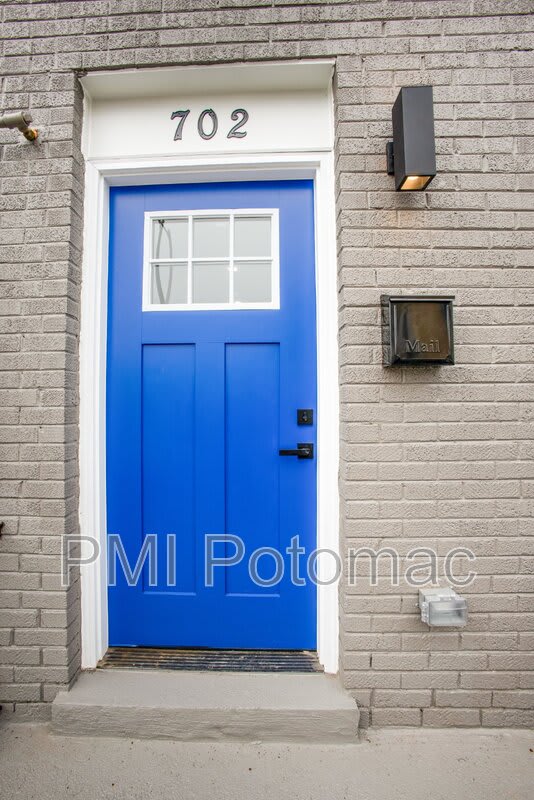 702 19th St NE – photo 2