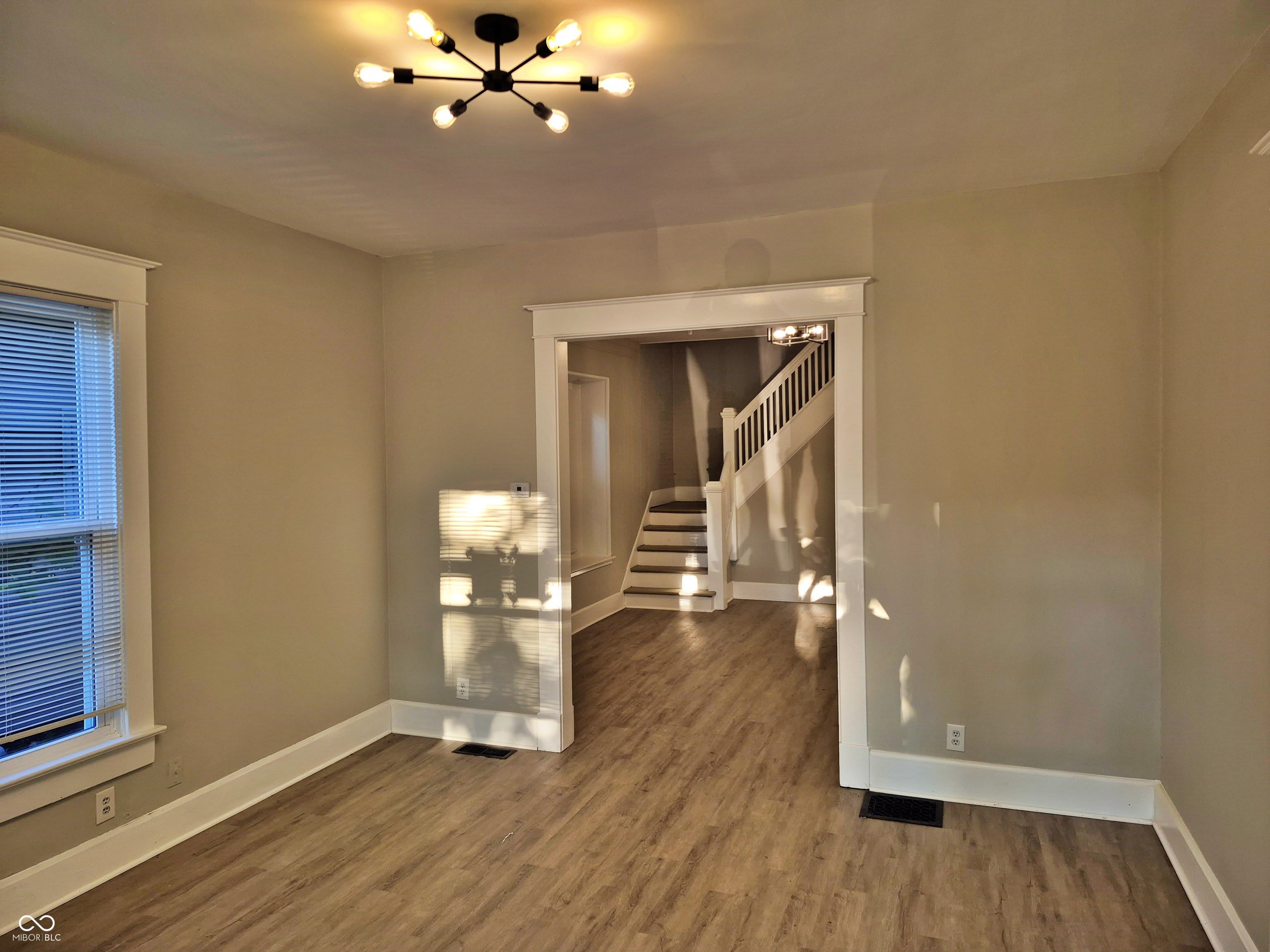 1820 Singleton Street – photo 4