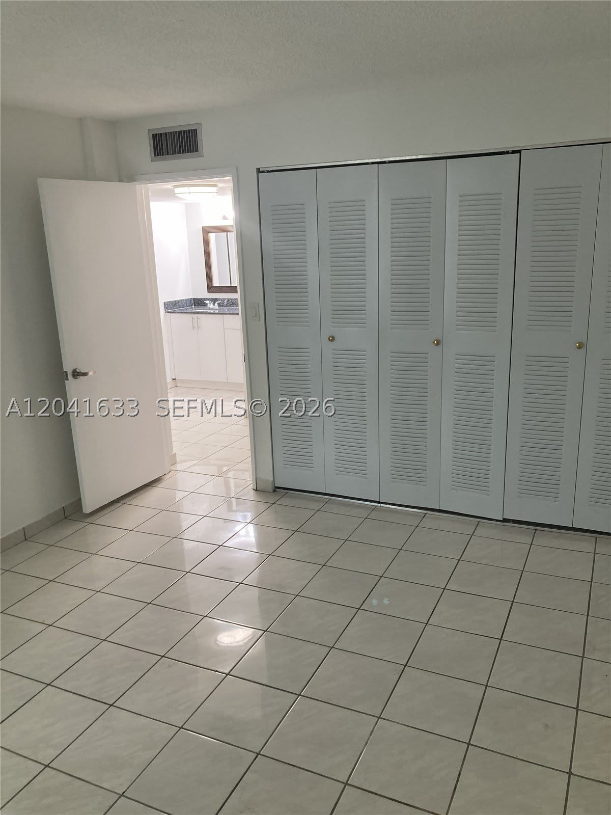 210 Fontainebleau Blvd – photo 2