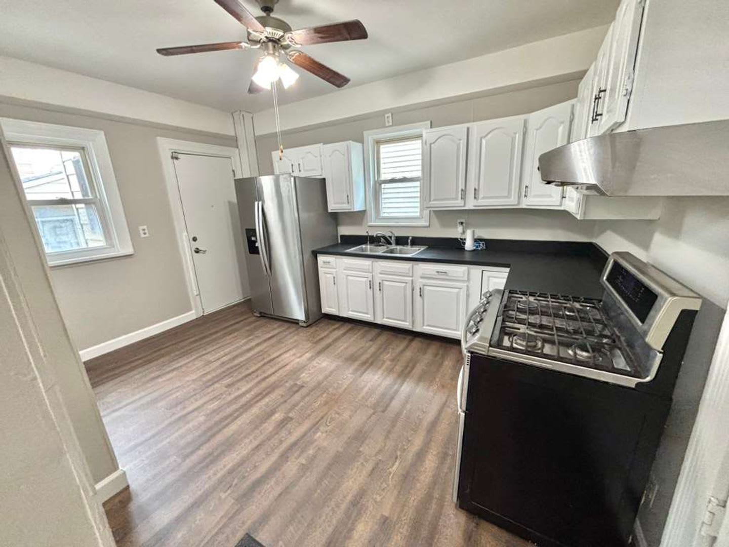 6407 Dibble Ave – photo 3