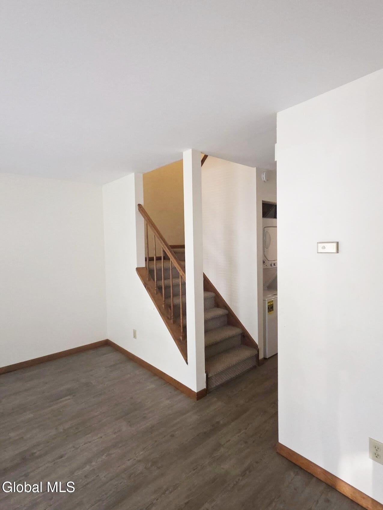 23 Warsaw Avenue – photo 3