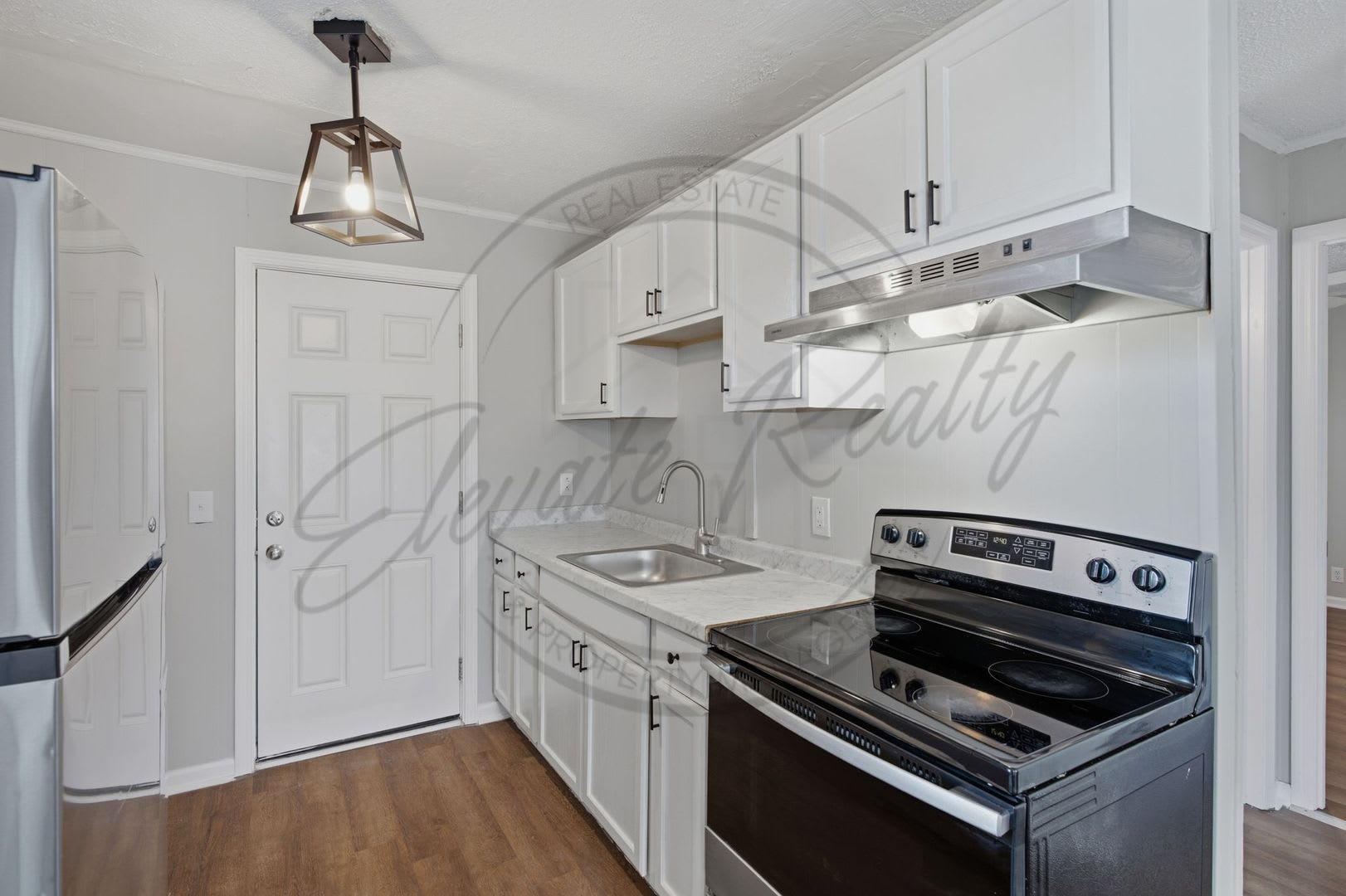 Two Bedroom Duplex in Madison on Special! – photo 2