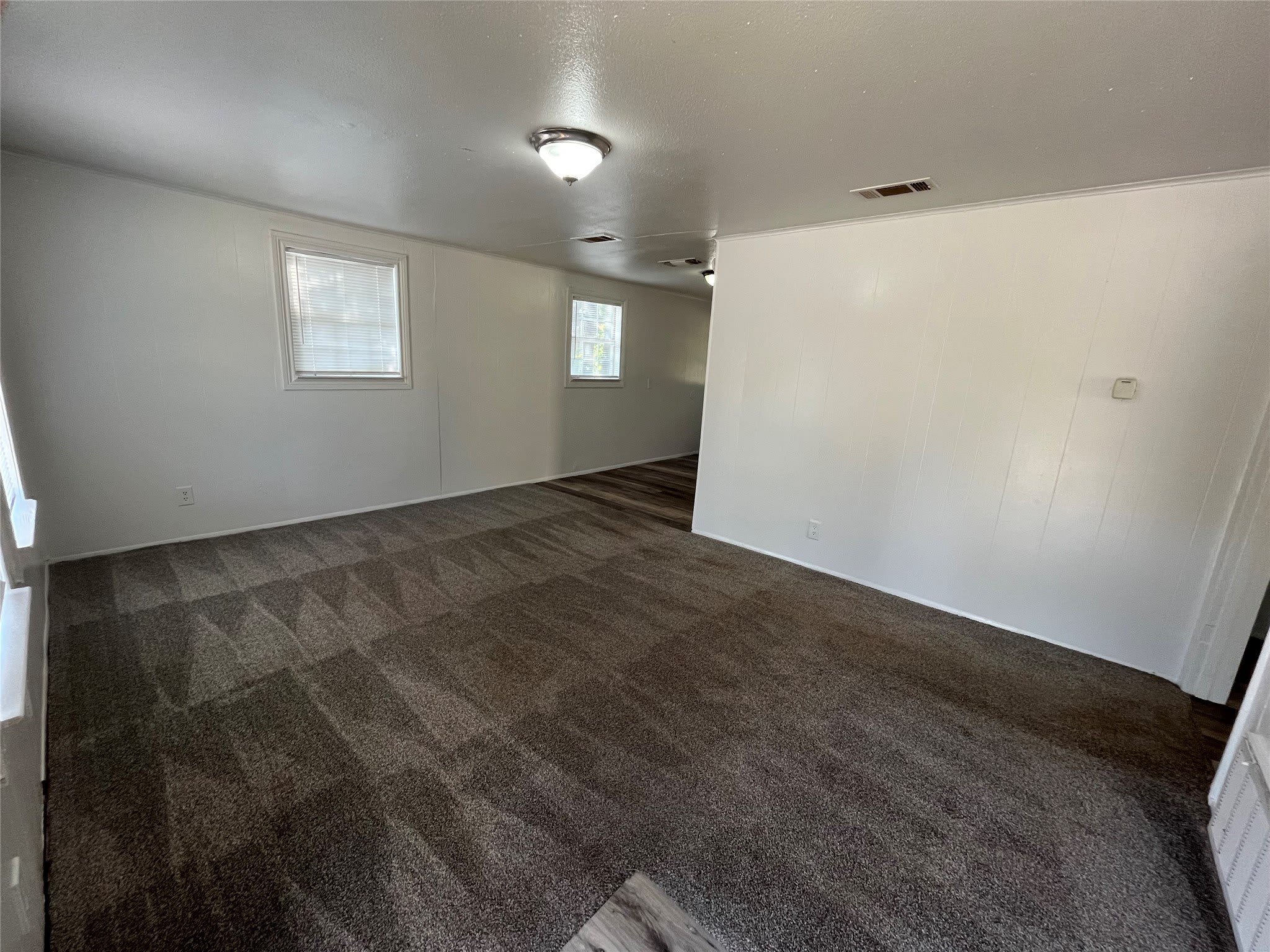 208 E First Street – photo 2