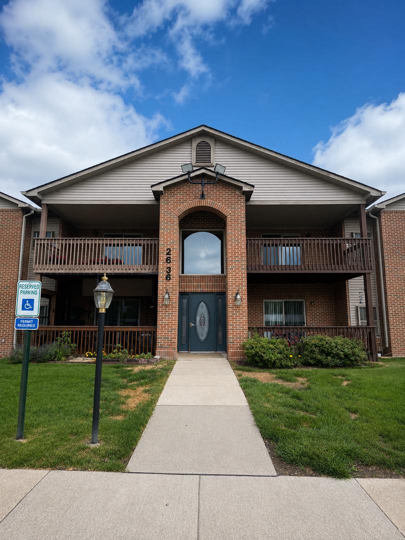 Two Bedroom Condo in Stadium Meadows! – photo 2