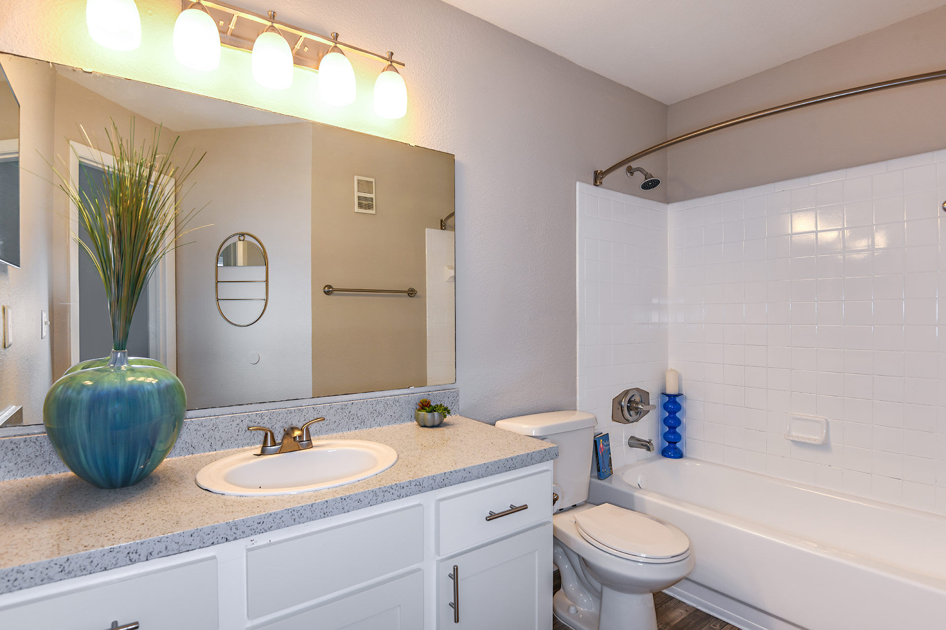 Fourteen01 Apartments – photo 4